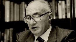 Oggi, 17 novembre 1993, muore a New York Gaetano Scardocchia, il grande giornalista molisano che provocò le dimissioni di Giovanni Leone
