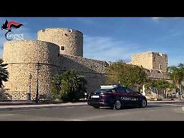 Rapina a mano armata e tentato furto, ordinanza di arresto dai Carabinieri per un 19enne di Manfredonia