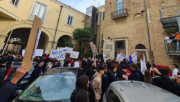 Il "Made in Italy" cancella l'indirizzo socio economico del "Poerio" a Foggia, a Lucera sciopero degli studenti contro i tagli delle scuole