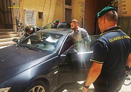 La GdF di Foggia scopre a Cerignola una frode fiscale da 11milioni di euro sull'importazione di auto che coinvolge anche la Basilicata: 7 misure cautelari e 21 indagati