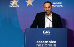 Il Pd nazionale prende le distanze dal sindaco di Taranto Melucci passato con Renzi: «Siamo all'opposizione»