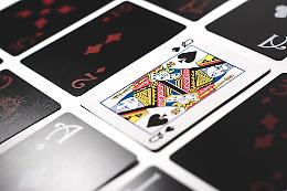 Storia e mito del blackjack dal 31 al 21, dal Sette e Mezzo alla diretta live streaming online