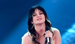 Arisa incorona Angelina Mango: "A Sanremo una degna erede che ha respirato la mia stessa aria"