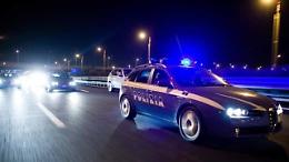 Segue a Bari una donna, le punta la pistola e le ruba l'auto: la Polizia insegue e arresta un 28enne di Cerignola