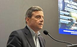 Calenda a gamba tesa sul governo: "Denunciamo l'arrivo di uno tsunami economico"