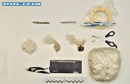 Non si ferma all'alt della Polizia sulla 106 Jonica: arrestato un corriere della droga ghanese