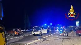 Brutto incidente sulla strada statale Sinnica nel territorio di Policoro: tre auto coinvolte e sei feriti