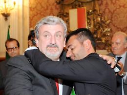 Emiliano spiega perché ha accompagnato Decaro a casa del boss, Bicchielli (Nm): «L'Antimafia li convochi entrambi»