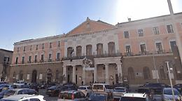 La commissione di controllo del Viminale s'insedia al Comune di Bari travolto dalle polemiche