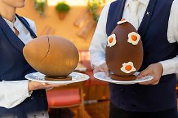 La storia inedita dell'uovo di cioccolato: da Luigi XIV ai record mondiali