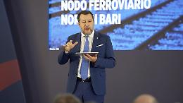 Salvini a Bari col nome in tasca del candidato sindaco della Lega: «La parabola del Pd di Emiliano e Decaro sta finendo»