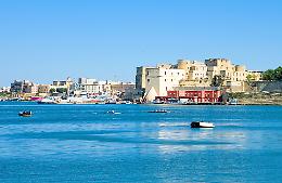 Brindisi, la Città Bianca, al centro della scena mondiale: il G7 si riunisce nel Castello Svevo