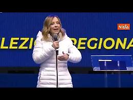 Giorgia Meloni a Potenza per sostenere Bardi: «Fatto di più in un anno e mezzo che in legislature di governi di sinistra tenuti con lo scotch» 