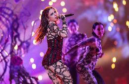 La lucana Angelina Mango, peperoncino scaramantico al collo, infiamma la Malmo Arena dell'Eurovision