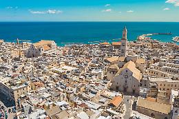 In Puglia 62 comuni al voto: a Bari 5 candidati sindaci con Pd e M5S divisi, 4 a Lecce