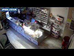 La Polizia a Cerignola mette le mani sulla fabbrica degli esplosivi per far saltare i bancomat
