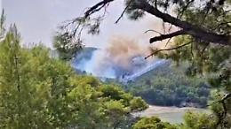 Incendio a Vieste,  mille turisti in fuga