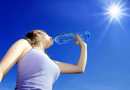 Se il caldo vi dà alla testa, beveteci su 