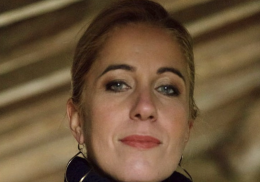 Ginevra Di Marco  a Lucera, la voce elegante della vita vera