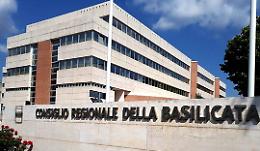 La Cgil Basilicata lancia la petizione contro i consiglieri regionali pascià che si sono aumentati la spesa del 30%