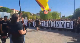 Corteo di studenti a Foggia per i due giovani tifosi rossoneri che lottano per la vita all'ospedale di Potenza