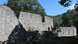 Frammenti di cielo: il docufilm che racconta le mura millenarie di Sant'Ippolito a Monticchio