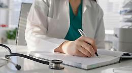 Medico di famiglia: per l'88,9 per cento degli italiani è un baluardo di prossimità 