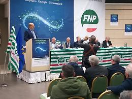 Latronico al Congresso regionale della Cisl Pensionati: "Gli anziani non sono un peso ma una risorsa preziosa"