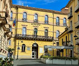 Taric, penali al posto del buonsenso: il Comune di Potenza punisce chi è già in difficoltà