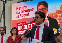 Vince il manager dalla cravatta rossa: "Grazie Matera, sarò il sindaco di tutti"