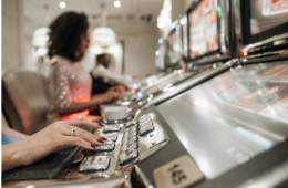 Non solo fortuna: come il gioco d'azzardo online sta influenzando l'alfabetizzazione tecnologica dei consumatori a Foggia e oltre