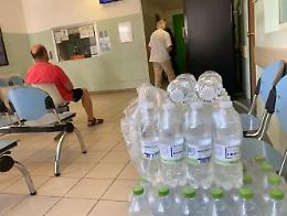 Nelle sale d’attesa l’acqua diventa una carezza: la bella iniziativa dell’Asm
