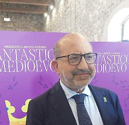 Da Melfi l'assessore Latronico incorona Fantastico Medioevo: "Cultura volano di sviluppo"