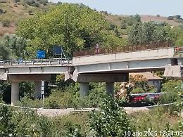 Viadotto Tiera, cede un pilone: chiuso il ponte e interrotta la linea ferroviaria Potenza – Melfi
