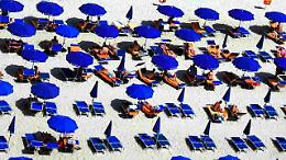 Caro-vacanze 2025: più 30 cento rispetto al 2019, cambia il calendario delle ferie degli italiani