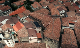 Adottiamo San Paolo Albanese, il paese più piccolo della Basilicata: nelle «gjitonie» arbëreshë il vicinato è urbanistica e sopravvivenza