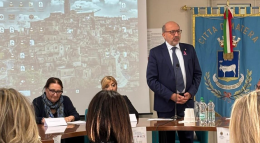 Welfare, ascolto e azione: la visione di Latronico tra comunicazione e concretezza