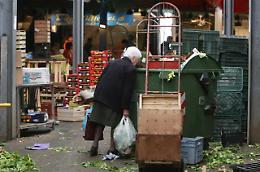 Istat: sono 5,7 milioni gli italiani in povertà assoluta. Mezzogiorno maglia nera d'Italia