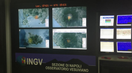 Trema l’Irpinia, notte di paura ma nessun danno. Cittadini in strada: "Abbiamo rivissuto l’incubo del 1980"
