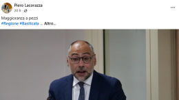 Mentre la casa del centrosinistra brucia, Lacorazza dà lezioni dagli spalti