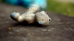 Oltre il silenzio: ad Anzi l’appello per salvare i bambini dai genitori violenti