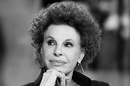 Ornella Vanoni: una donna spettinata, sempre un passo dalla follia