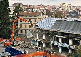 Potenza saluta il suo “gigante”: addio al Coni, casa dello sport e dei ricordi