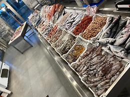 Vongole e panettone: gli italiani spenderanno 3,5 miliardi di euro per il cenone di Natale