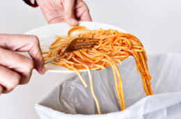 Spreco alimentare, mezzo miliardo di euro a rischio dopo le feste