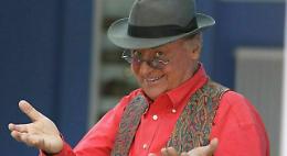 'Mettetevi comodi", parla Renzo Arbore