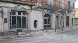 Non si ferma la scia dei colpi: ancora un bancomat sventrato nel Potentino