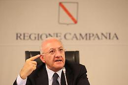 Comune di Salerno, si &egrave; dimesso il sindaco Napoli. De Luca prepara il ritorno?