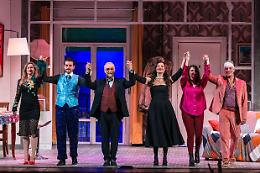 Lavello, al Teatro San Mauro arrivano &laquo;I promessi suoceri&raquo;: risate garantite con Caiazzo e Bolignano