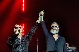 L' Ultima Notte Rosa: il sipario di Umberto Tozzi, l'artigianato del tormentone globale 